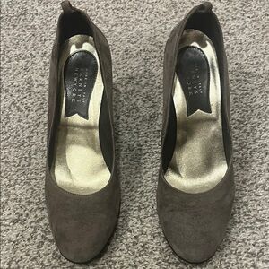 Lavorazione Artigiana for Barney’s New York Women's Taupe Heels. Made in Italy.